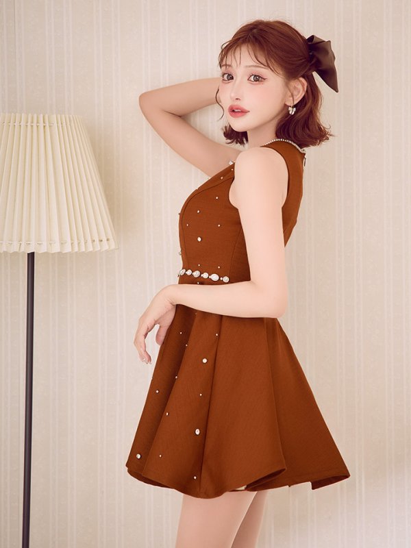 キャメル  モデル：明日花キララ　身長：162cm　着用サイズ：Sサイズ