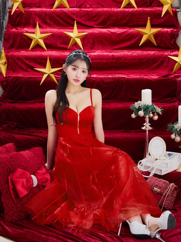 レッド モデル:カルア 身長:156cm 着用サイズ:Sサイズ