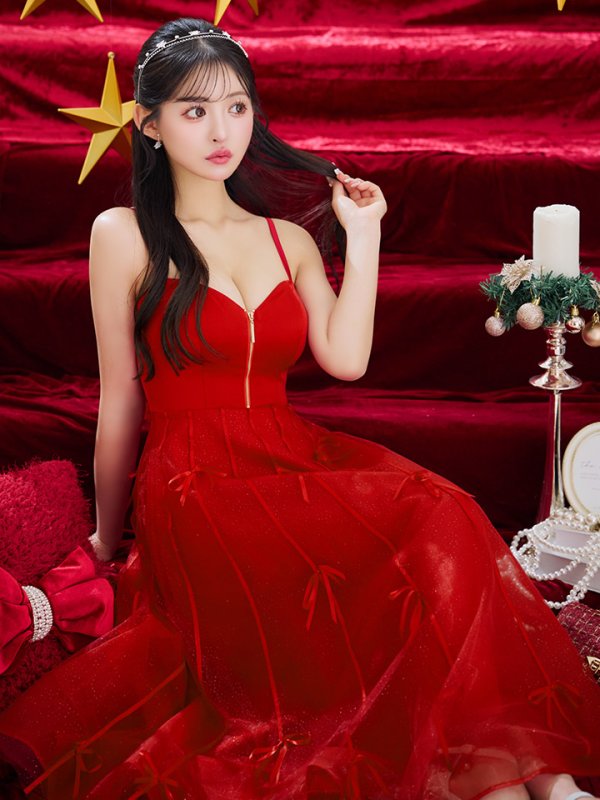 レッド モデル:カルア 身長:156cm 着用サイズ:Sサイズ