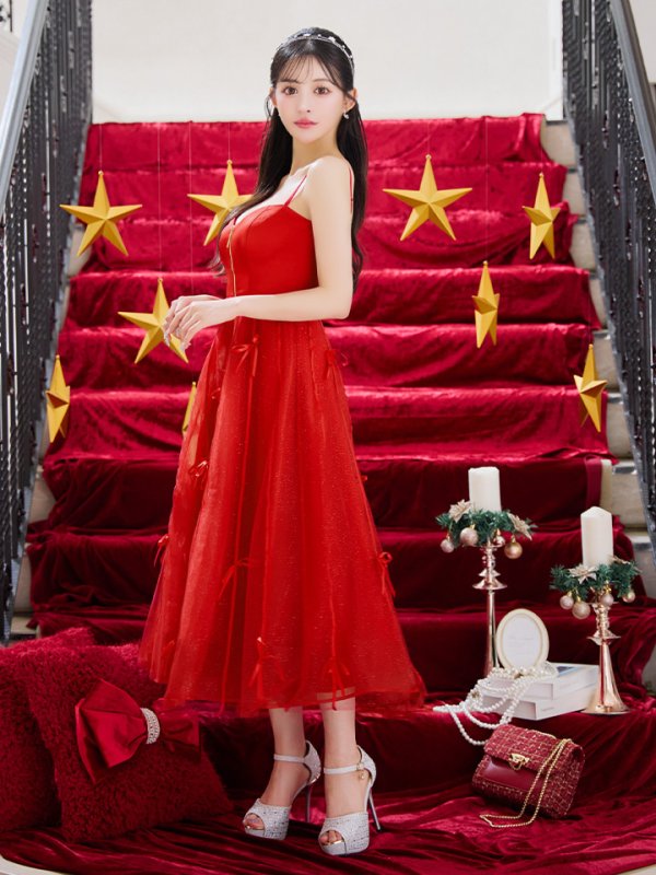 レッド モデル:カルア 身長:156cm 着用サイズ:Sサイズ