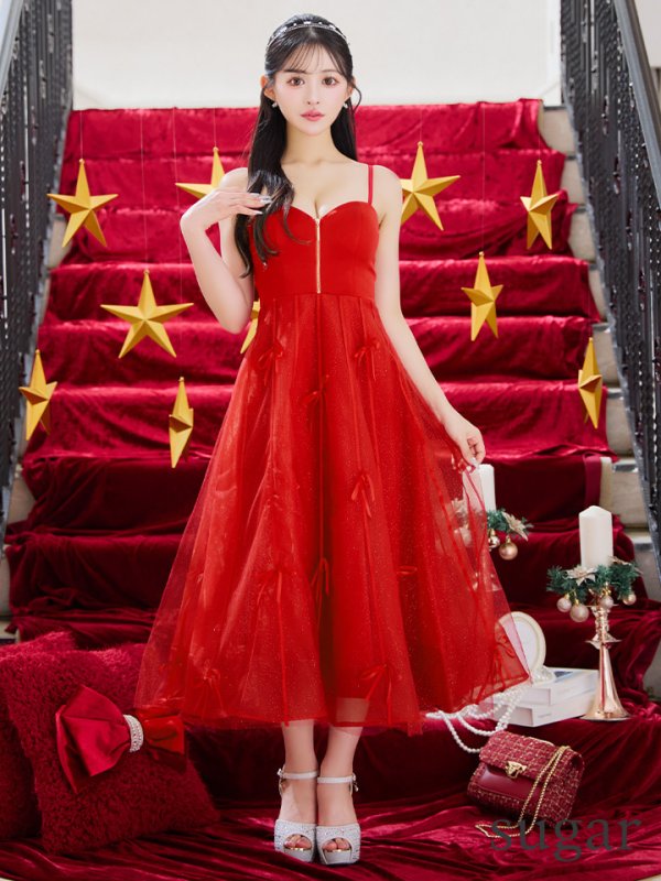 レッド モデル:カルア 身長:156cm 着用サイズ:Sサイズ