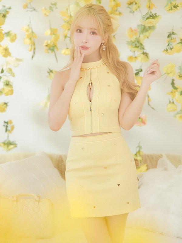 イエロー:モデル:三上悠亜 身長:159cm 着用サイズ:Sサイズ