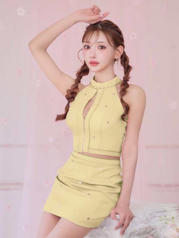 イエロー モデル:明日花キララ 身長:162cm 着用サイズ:Sサイズ