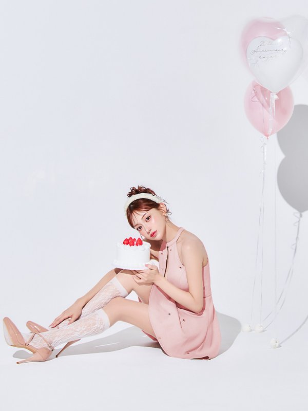 ピンク　モデル：明日花キララ　身長：162cm 着用サイズ：Sサイズ