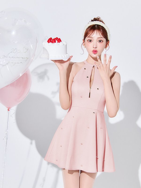 ピンク　モデル：明日花キララ　身長：162cm 着用サイズ：Sサイズ