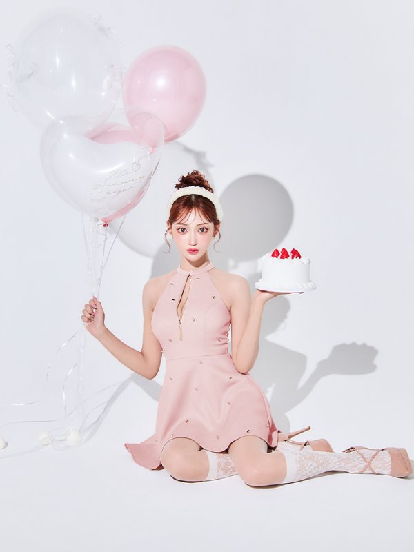 ピンク　モデル：明日花キララ　身長：162cm 着用サイズ：Sサイズ