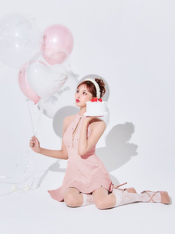 ピンク　モデル：明日花キララ　身長：162cm 着用サイズ：Sサイズ