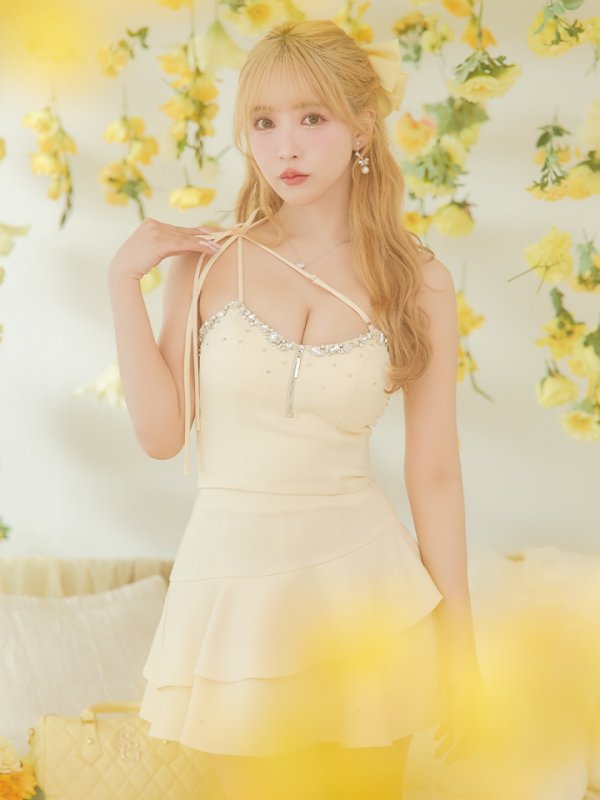 イエロー:モデル:三上悠亜 身長:159cm 着用サイズ:Sサイズ