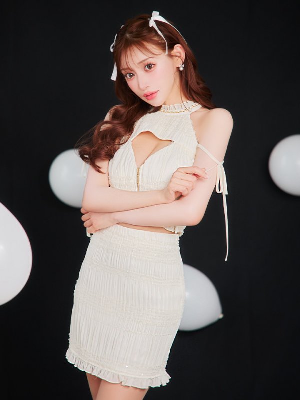 アイボリー モデル:明日花キララ 身長:162cm 着用サイズ:Sサイズ