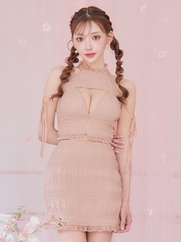 ピンク モデル:明日花キララ 身長:162cm 着用サイズ:Sサイズ