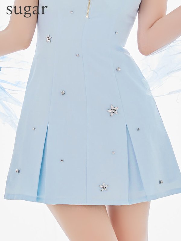 ブルー モデル:三上悠亜 身長:159cm 着用サイズ:Sサイズ