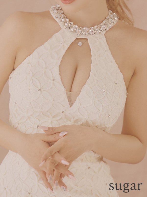 アイボリー モデル:三上悠亜 身長:159cm 着用サイズ:Sサイズ