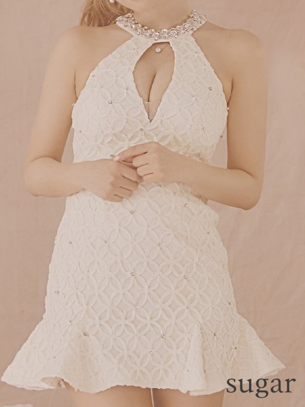 アイボリー モデル:三上悠亜 身長:159cm 着用サイズ:Sサイズ