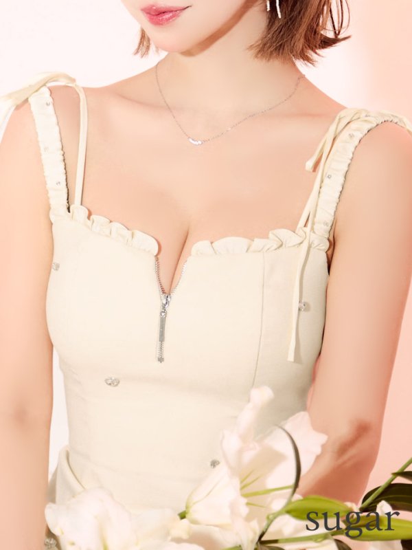 アイボリー モデル:三上悠亜 身長:159cm 着用サイズ:Sサイズ