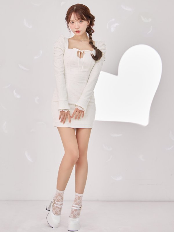 アイボリー　モデル：三上悠亜　身長：159cm　着用サイズ：Sサイズ