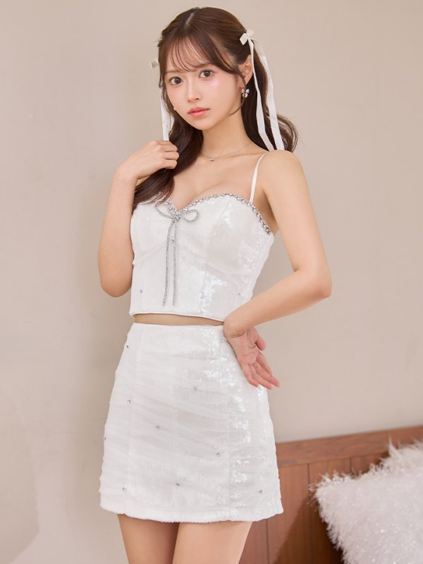 ホワイト　モデル：にじほ　身長：160cm　着用サイズ：Sサイズ