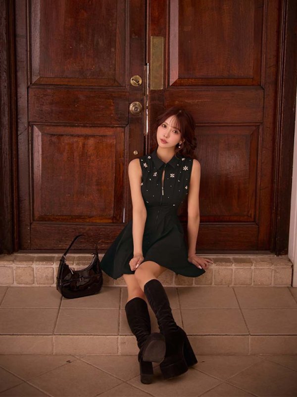 ブラック　モデル：三上悠亜　身長：159cm　着用サイズ：Sサイズ