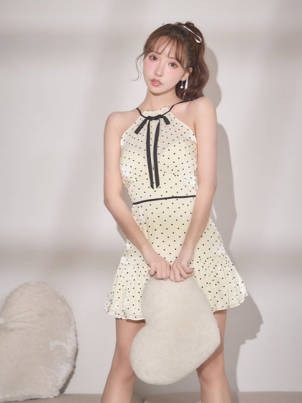 アイボリー　モデル：三上悠亜　身長：159cm　着用サイズ：Sサイズ