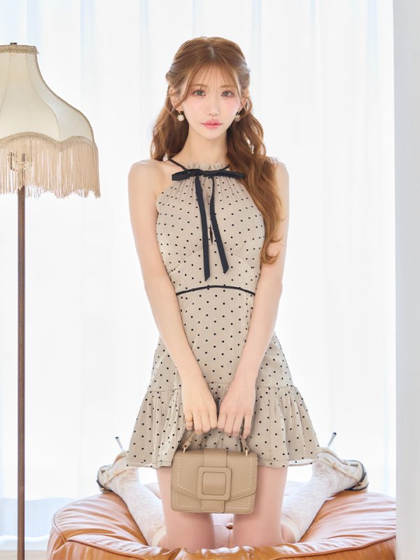 グレージュ　モデル：雨宮らむ　身長：160cm　着用サイズ：Sサイズ