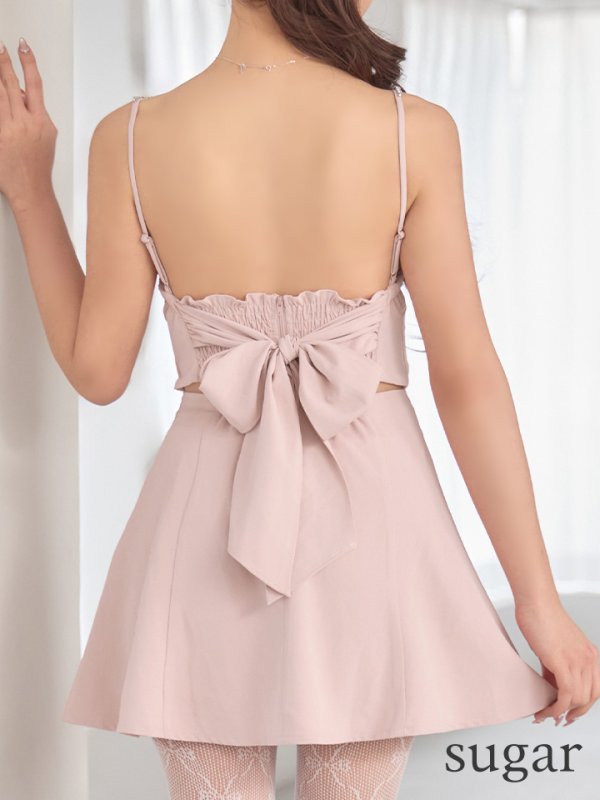 ピンクベージュ　モデル：かな　着用サイズ：Sサイズ