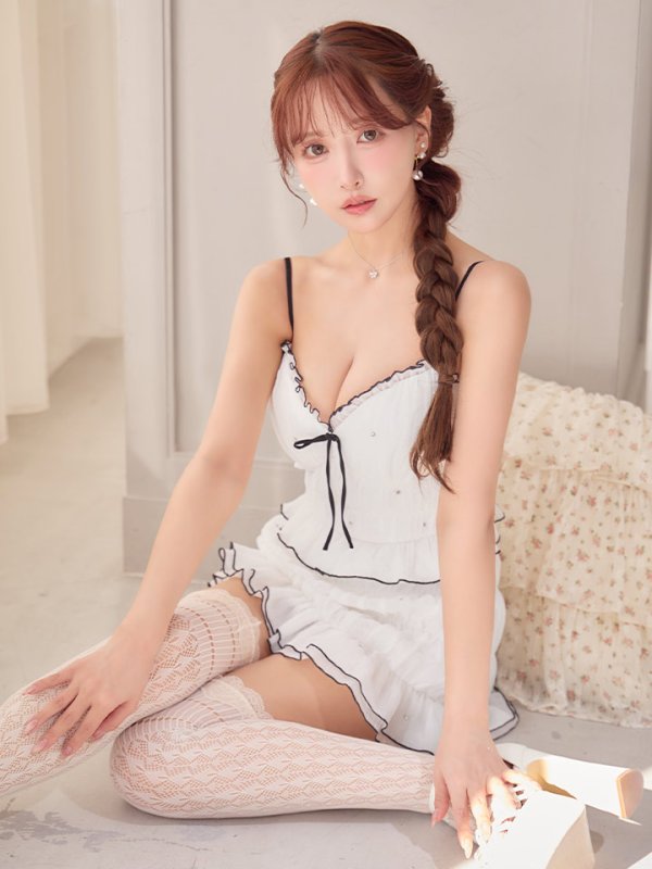 ホワイト　モデル：三上悠亜　身長：159cm　着用サイズ：Sサイズ