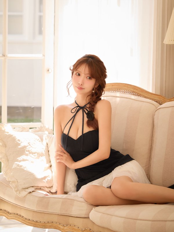 ブラック　モデル：三上悠亜　身長：159cm　着用サイズ：Sサイズ