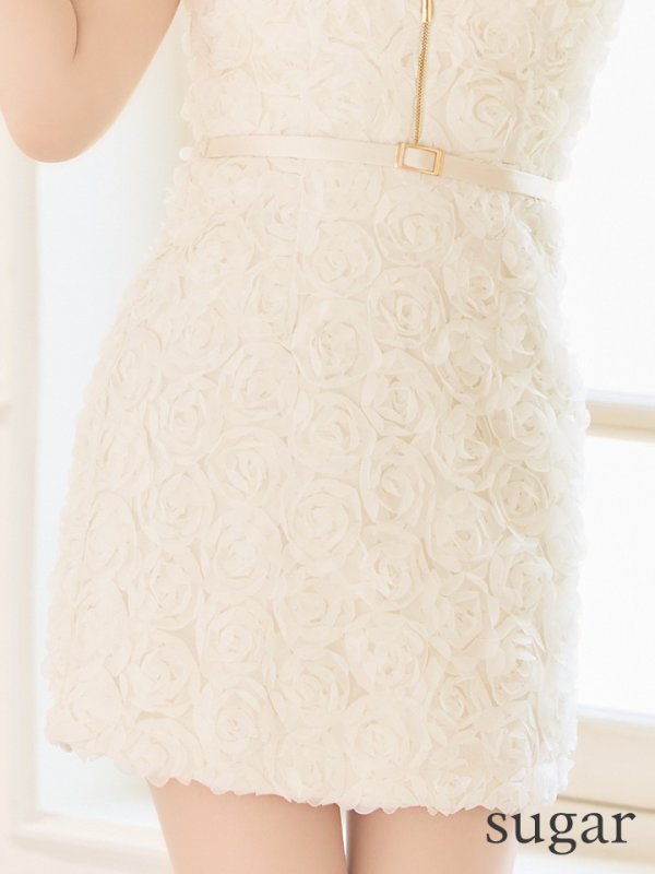 アイボリー　モデル：明日花キララ　身長162cm　着用サイズ：Sサイズ