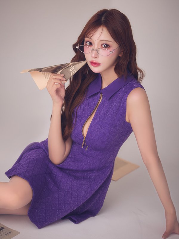 ロイヤルパープル　モデル：明日花キララ　身長162cm　着用サイズ：Sサイズ