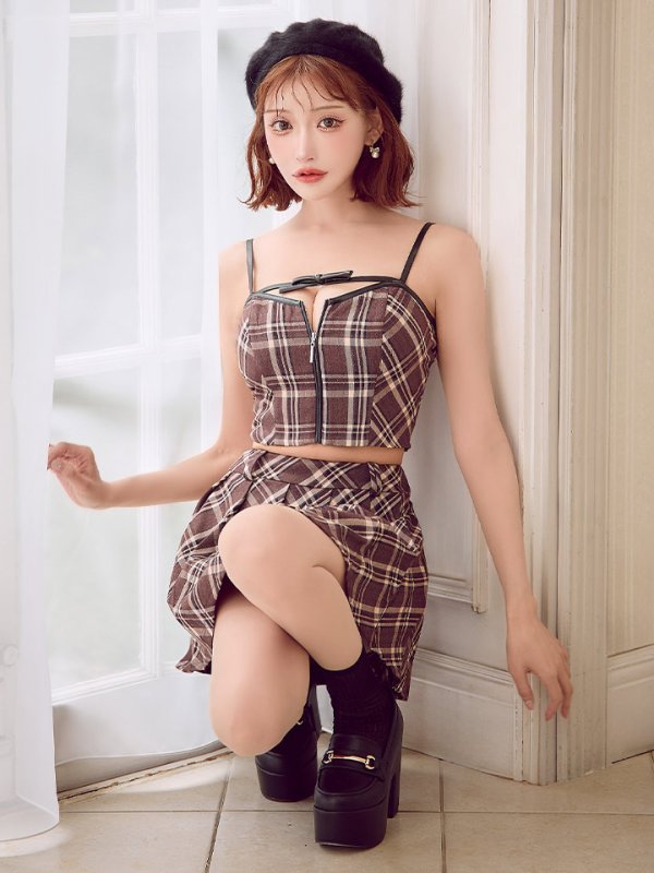 ブラウン モデル：明日花キララ　身長：162cm サイズ：Sサイズ