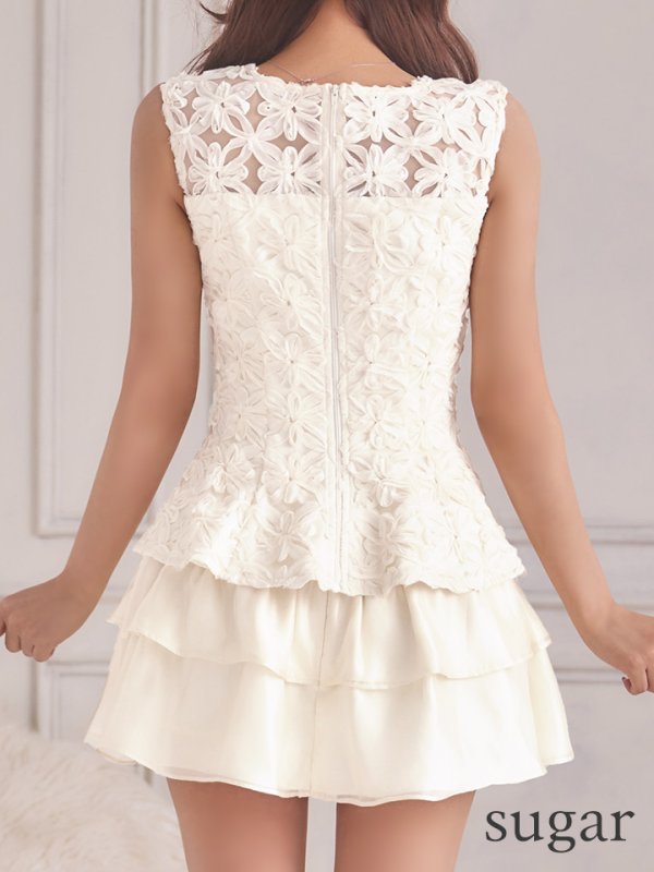 アイボリー　モデル：三上悠亜　身長：159cm　着用サイズ：Sサイズ