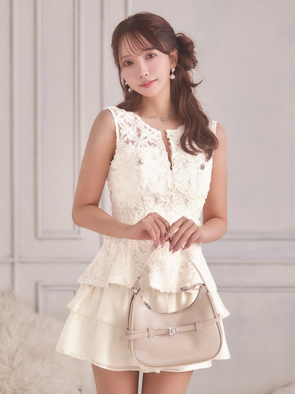 アイボリー　モデル：三上悠亜　身長：159cm　着用サイズ：Sサイズ