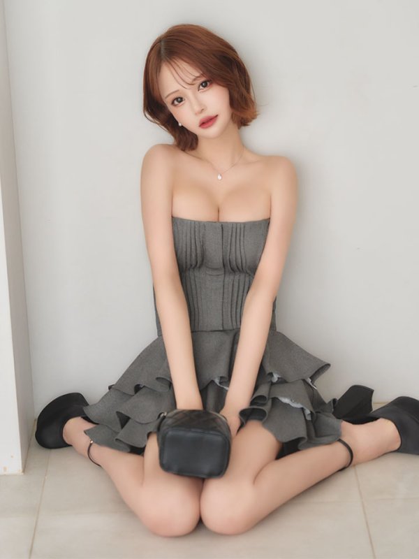 グレー　モデル：れみれみ 身長：163cm　着用サイズ：Sサイズ