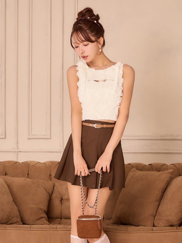 アイボリー×ブラウン　モデル：三上悠亜　身長：159cm　着用サイズ：Sサイズ