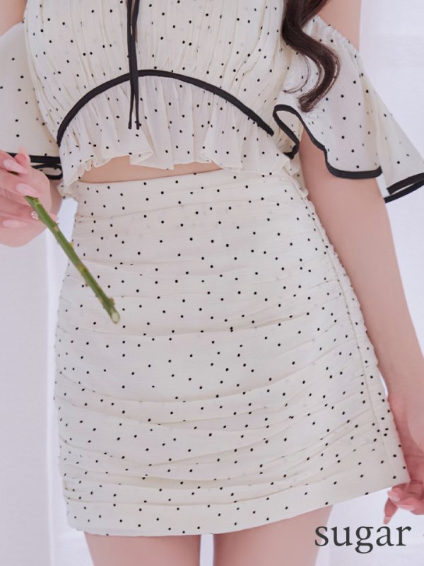 アイボリー　モデル：カルア　身長156cm　着用サイズ：Sサイズ