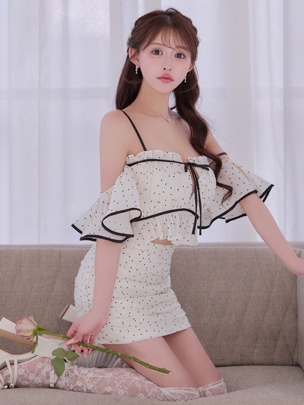 アイボリー　モデル：カルア　身長156cm　着用サイズ：Sサイズ