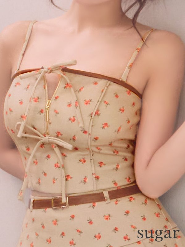 ベージュ　モデル：三上悠亜　身長：159cm　着用サイズ：Sサイズ