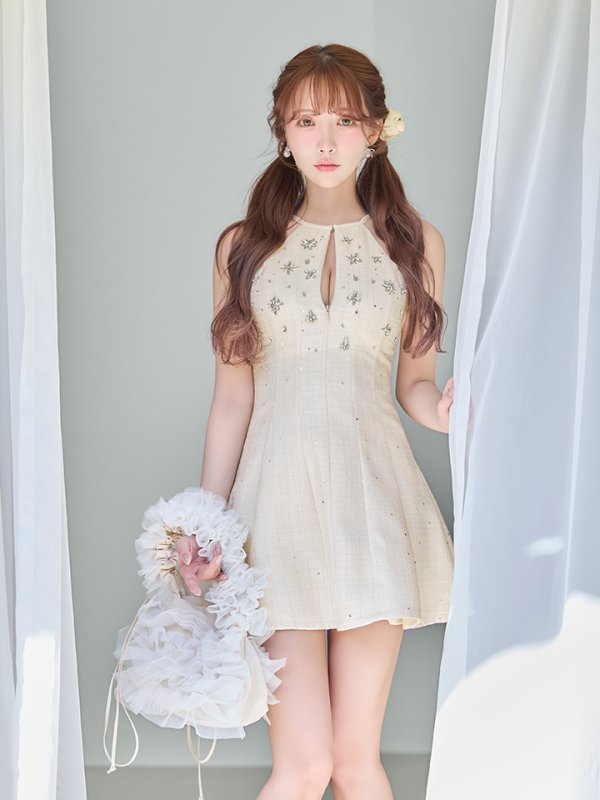 アイボリー　モデル：三上悠亜　身長：159cm　着用サイズ：Sサイズ