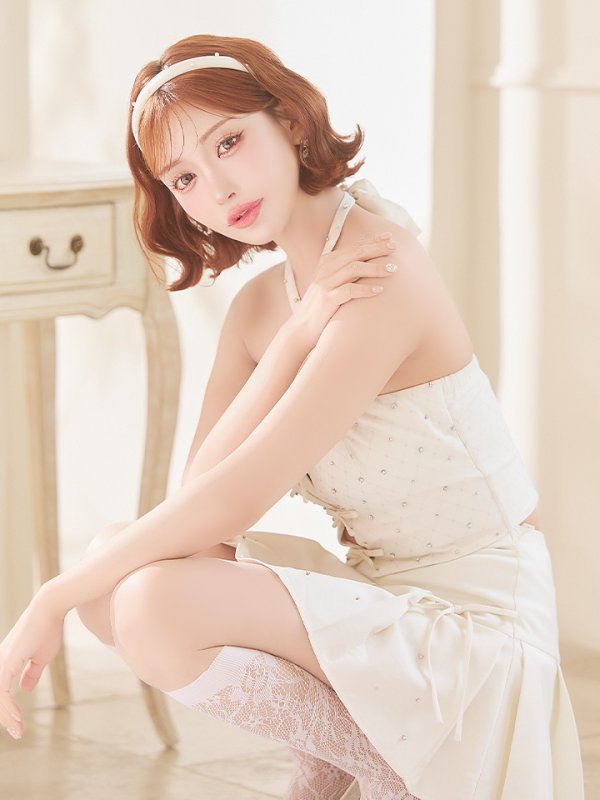 アイボリー モデル：明日花キララ　身長：162cm 着用サイズ：Sサイズ