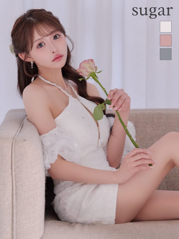 ホワイト　モデル：カルア　身長156cm　着用サイズ：Sサイズ