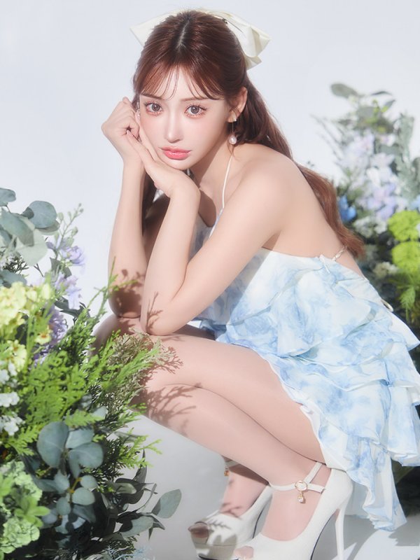 ブルー モデル：明日花キララ　身長：162cm　着用サイズ：Sサイズ