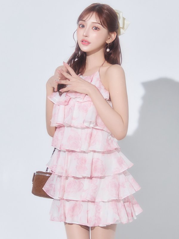 ピンク モデル：明日花キララ　身長：162cm　着用サイズ：Sサイズ