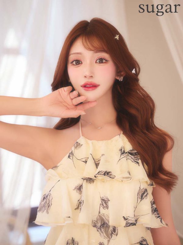 アイボリー　モデル：明日花キララ　身長：162cm 着用サイズ：Sサイズ