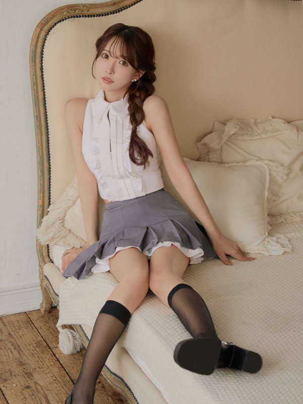 ホワイト×グレー　モデル：三上悠亜　身長：159cm　着用サイズ：Sサイズ