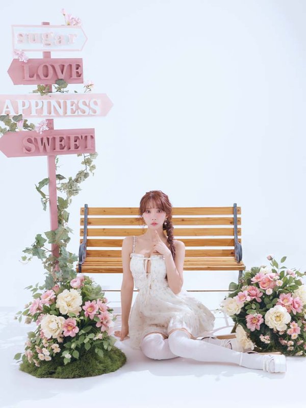 ブルー　モデル：三上悠亜　身長：159cm　着用サイズ：Sサイズ