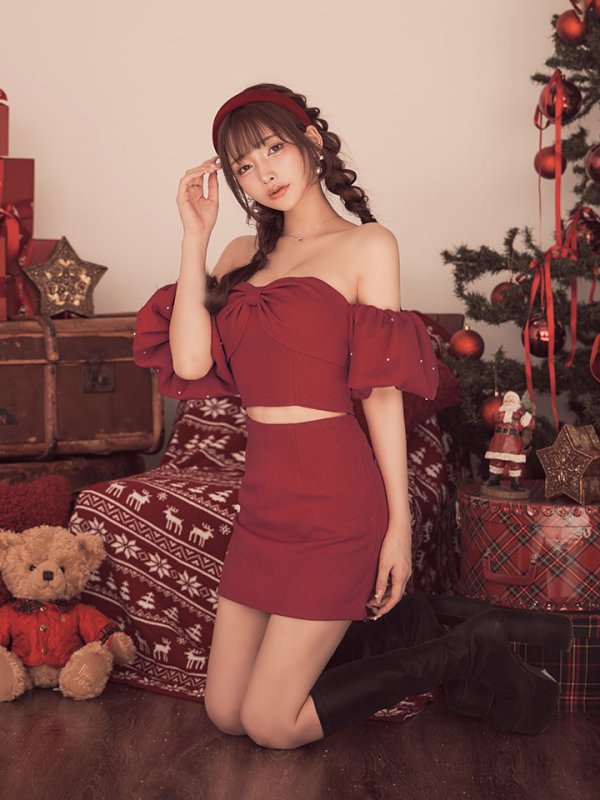 レッド　モデル：まみ　身長：160cm　着用サイズ：Sサイズ