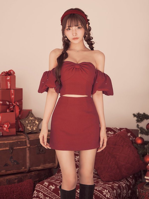 レッド　モデル：まみ　身長：160cm　着用サイズ：Sサイズ