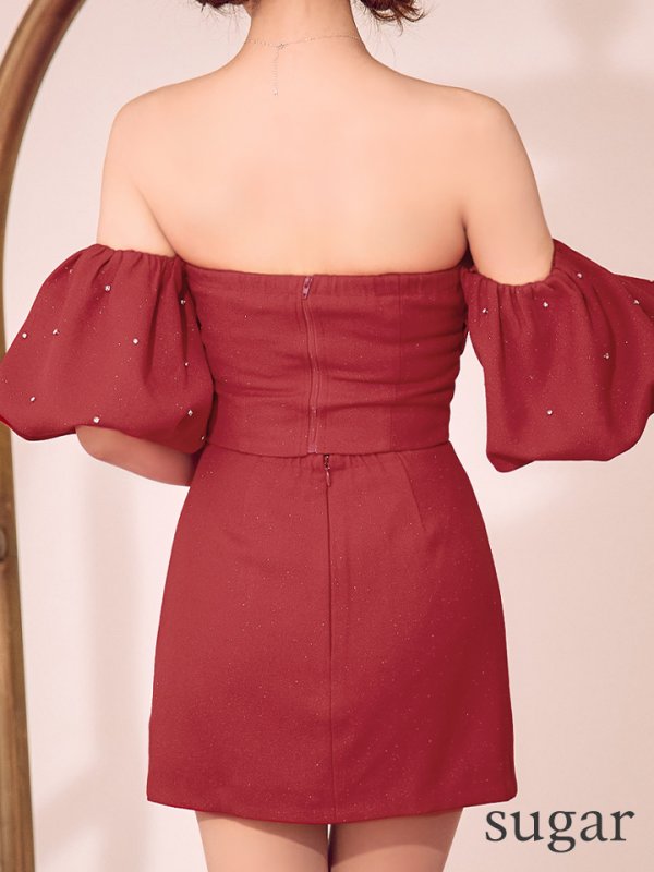 レッド　モデル：明日花キララ　身長：162cm 着用サイズ：Sサイズ