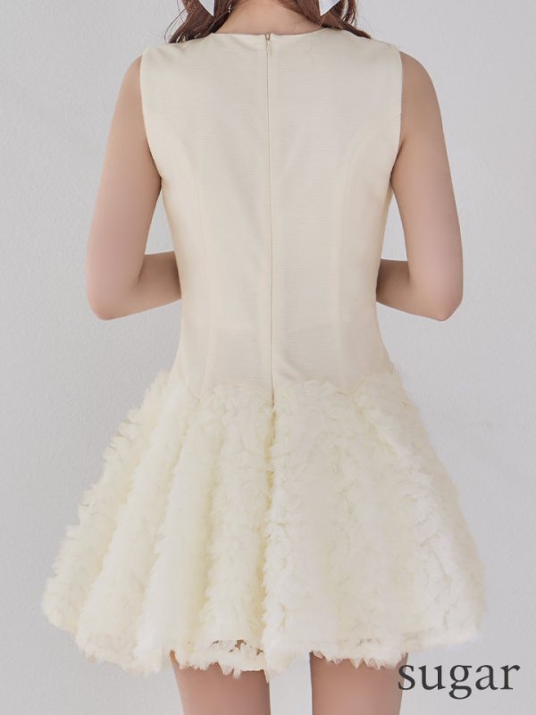 アイボリー　モデル：たまごあゆみ　着用サイズ：Sサイズ