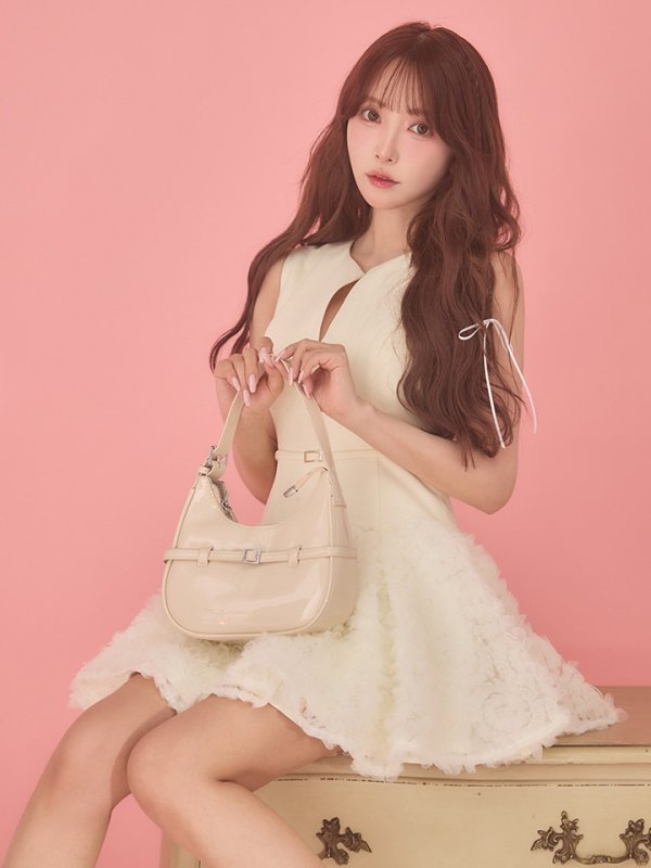 アイボリー　モデル：三上悠亜　身長：159cm　着用サイズ：Sサイズ