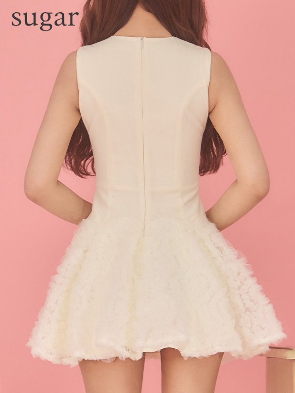 アイボリー　モデル：三上悠亜　身長：159cm　着用サイズ：Sサイズ